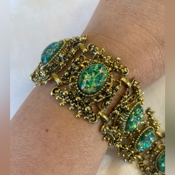 Green Foil Art Glass Cabochon Vintage Chunky Ornate Metalwork Panel Bracelet